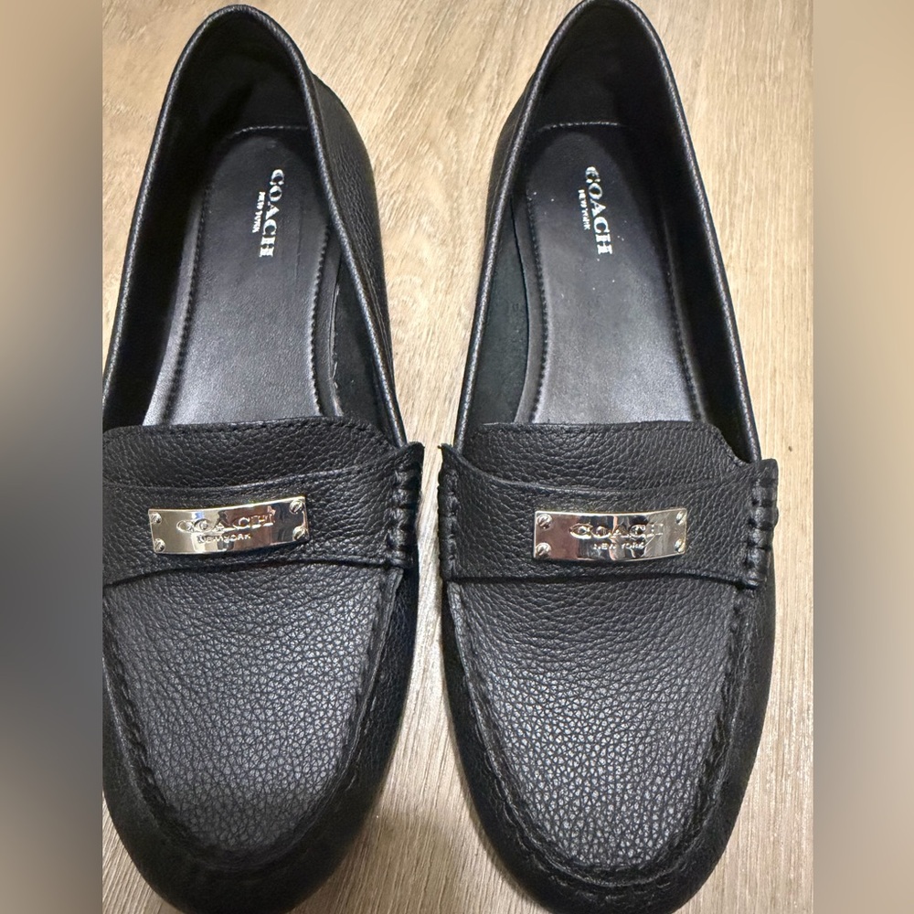 Coach Women's Fredrica Elegant Black Flats-size 8.5